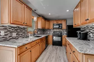 1805 E Marquette St, Appleton, WI 54911 - Photo 4