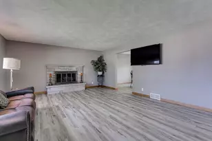 1805 E Marquette St, Appleton, WI 54911 - Photo 14