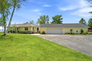 W6093 N Bay Ct, Shawano, WI 54166 - Photo 1