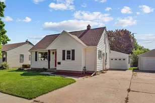 1516 Rugby St, Oshkosh, WI 54902 - Photo 2
