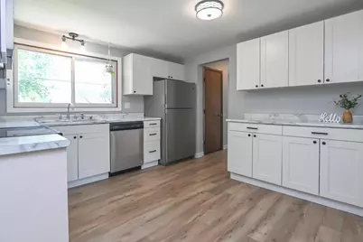 342 W Bell Street, Neenah, WI 54956 - Photo 10