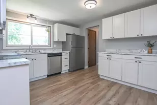 342 W Bell St, Neenah, WI 54956 - Photo 10