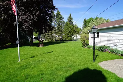 1142 Bond Street, Green Bay, WI 54303 - Photo 2