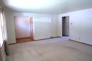 1142 Bond St, Green Bay, WI 54303 - Photo 4
