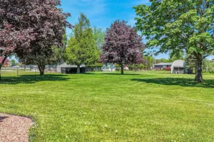 368 E Jefferson Ave, Cleveland, WI 53015 - Photo 28