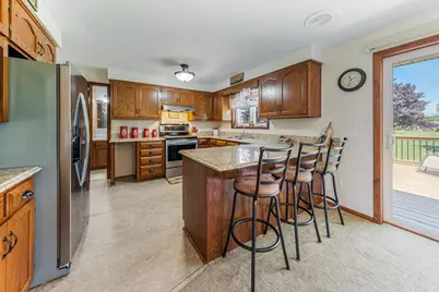 368 E Jefferson Avenue, Cleveland, WI 53015 - Photo 8