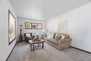 320 W 8th St, Kaukauna, WI 54130 - Photo 4