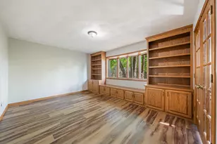 1711 E Robin Way, Appleton, WI 54915 - Photo 8