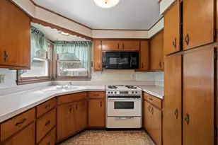 1833 Bond St, Green Bay, WI 54303 - Photo 14