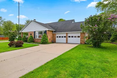 1833 Bond Street, Green Bay, WI 54303 - Photo 2