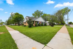 1833 Bond St, Green Bay, WI 54303 - Photo 4