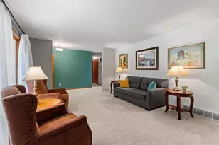 242 N Clinton Ave, Clintonville, WI 54929 - Photo 6