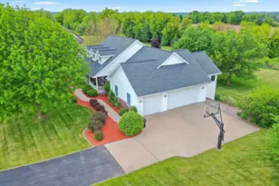 W7436 Ridgeside Dr, Neenah, WI 54956 - Photo 8