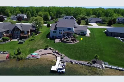 2949 Seafarer Way, Suamico, WI 54173 - Photo 2