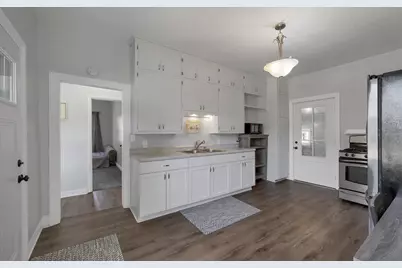 1179 Doty Street, Green Bay, WI 54301 - Photo 10