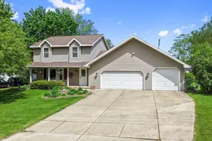 1145 Crestwood Dr, Green Bay, WI 54313 - Photo 1