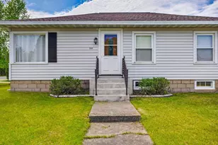 2053 10th St, Marinette, WI 54143 - Photo 2