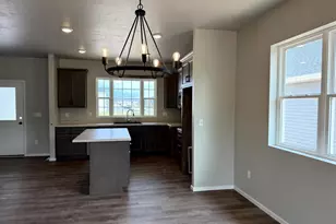 2109 Golden Gate Dr, Appleton, WI 54913 - Photo 4