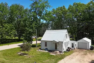 1202 S Andrews St, Shawano, WI 54166 - Photo 2