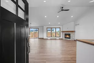 1441 Crossroads Dr, De Pere, WI 54115 - Photo 2