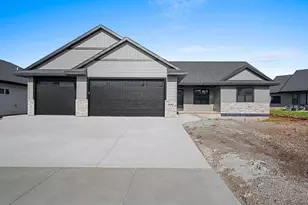1441 Crossroads Dr, De Pere, WI 54115 - Photo 38