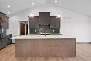 1441 Crossroads Dr, De Pere, WI 54115 - Photo 10