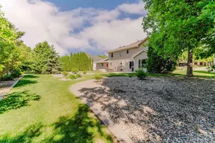 2545 Gaslight Ct, Oshkosh, WI 54904 - Photo 38