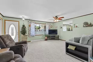 618 E Harding Dr, Appleton, WI 54915 - Photo 14