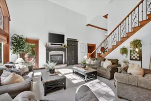 2813 River Forest Hills Dr, Pulaski, WI 54162 - Photo 10