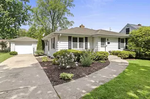 830 Marquette Ave, Green Bay, WI 54304 - Photo 2