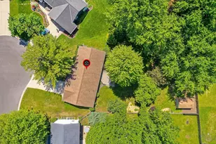 2254 Ledvina Cir, Green Bay, WI 54313 - Photo 48