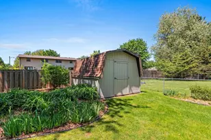 2254 Ledvina Cir, Green Bay, WI 54313 - Photo 40