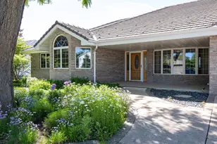 509 Kadinger Way, Little Chute, WI 54140 - Photo 2
