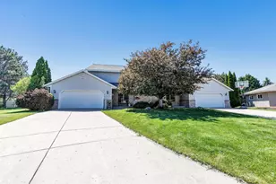 1633 Ponderosa Ave, Green Bay, WI 54313 - Photo 32