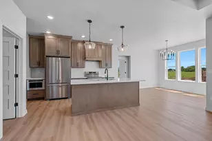 3242 Willow Rd, Green Bay, WI 54311 - Photo 8