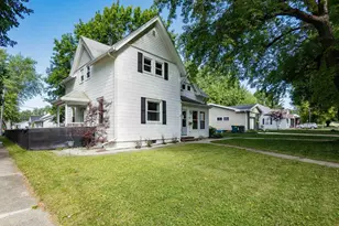 536 Eureka St, Ripon, WI 54971 - Photo 2