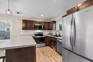 216 4th St, Neenah, WI 54956 - Photo 8
