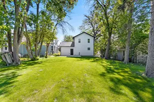 216 4th St, Neenah, WI 54956 - Photo 32