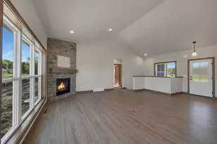 2875 Stelor Dr, Green Bay, WI 54311 - Photo 8