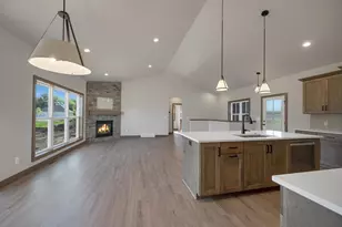 2875 Stelor Dr, Green Bay, WI 54311 - Photo 12