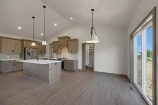 2875 Stelor Dr, Green Bay, WI 54311 - Photo 10