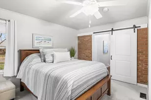 1003 Evans St, Oshkosh, WI 54901 - Photo 24