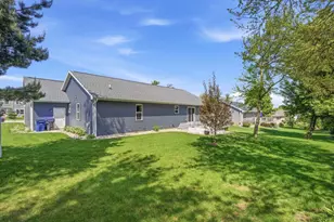 107 Brookwood Dr, Hortonville, WI 54944 - Photo 34