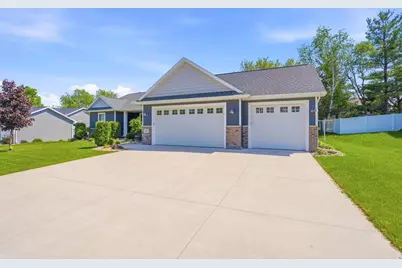 107 Brookwood Drive, Hortonville, WI 54944 - Photo 4