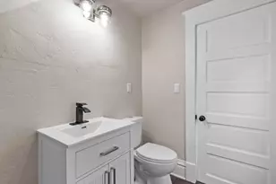 523 W Bent Ave, Oshkosh, WI 54901 - Photo 32