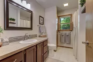 2909 S Summerset Dr, Appleton, WI 54915 - Photo 18