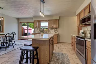 2909 S Summerset Dr, Appleton, WI 54915 - Photo 16