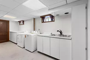 2110 N 8th St, Manitowoc, WI 54220 - Photo 54