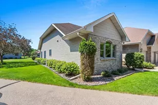 945 Brighton Dr, Menasha, WI 54952 - Photo 2