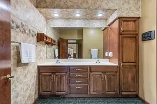 945 Brighton Dr, Menasha, WI 54952 - Photo 42
